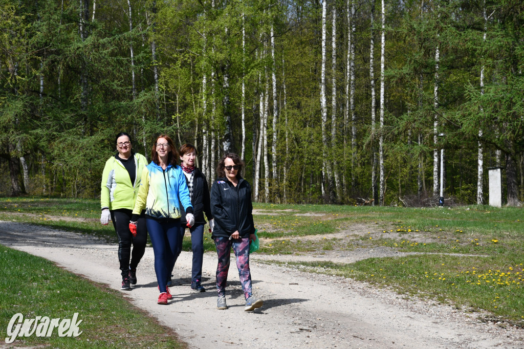 Zalew Nakło Chechło. Sprzątanie i strażackie manewry