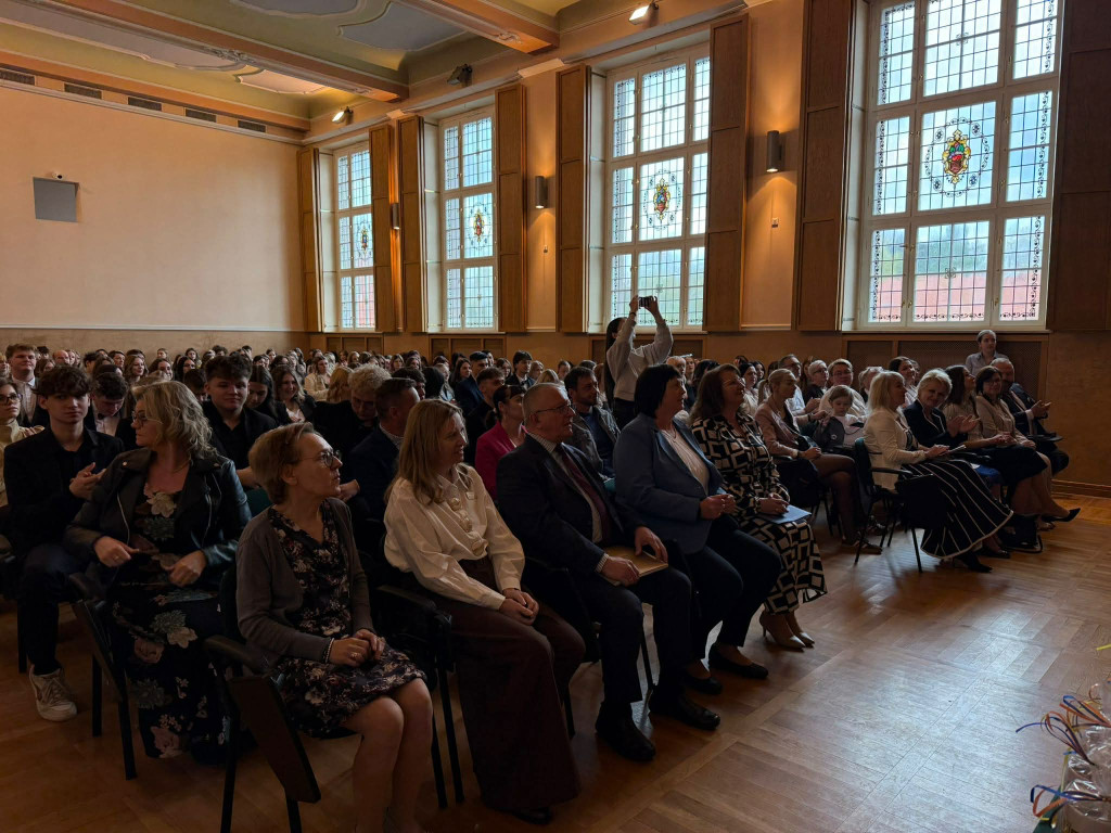Tarnowskie Góry. Chemik pożegnał maturzystów
