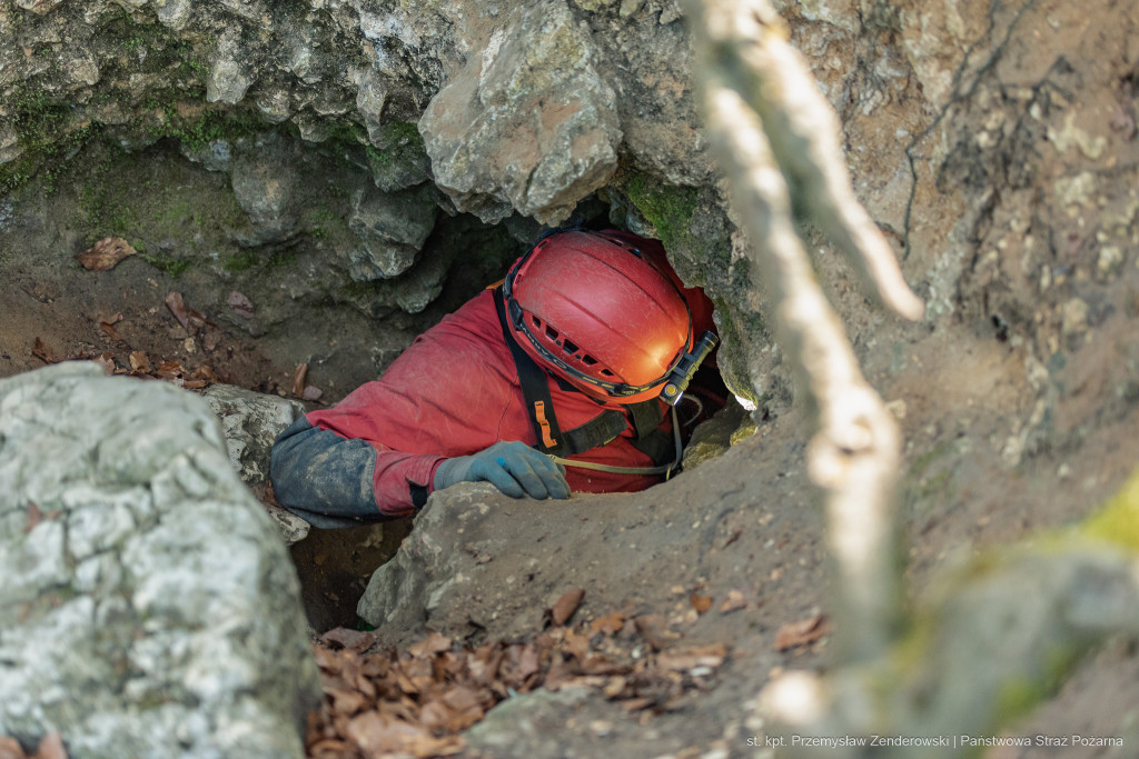 Strażacy z Radzionkowa w akcji w jaskiniach