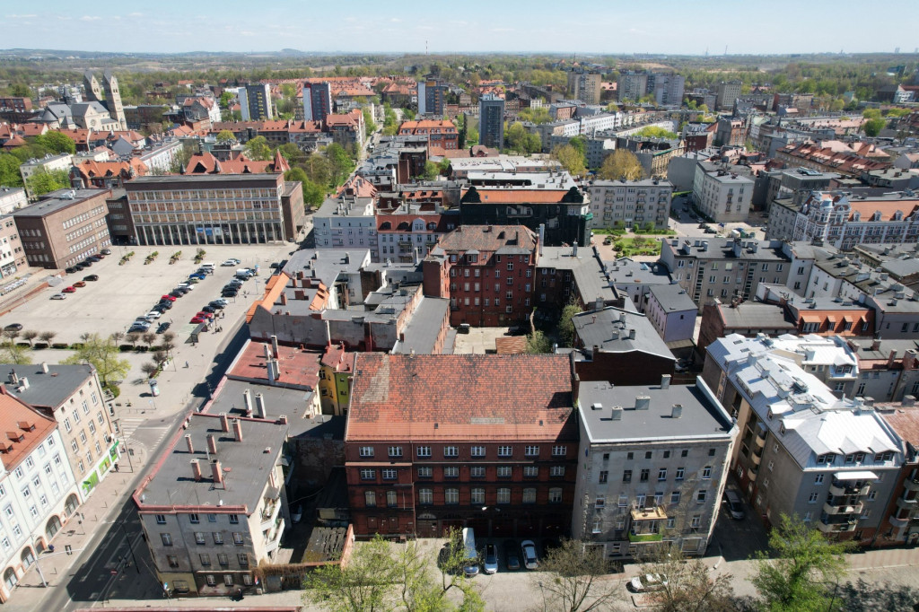 Mieszkania w centrum miasta. W budynku po remizie