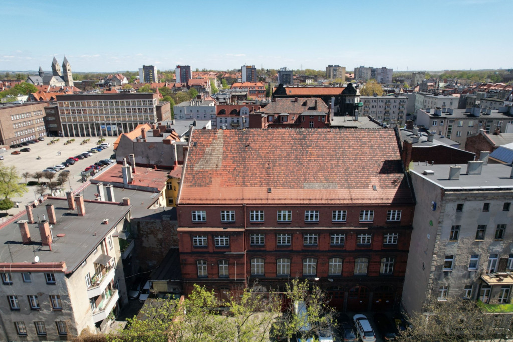 Mieszkania w centrum miasta. W budynku po remizie