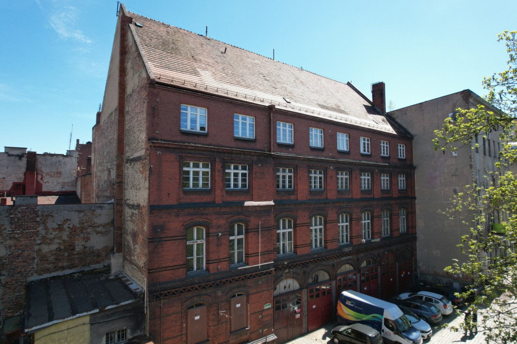 Mieszkania w centrum miasta. W budynku po remizie