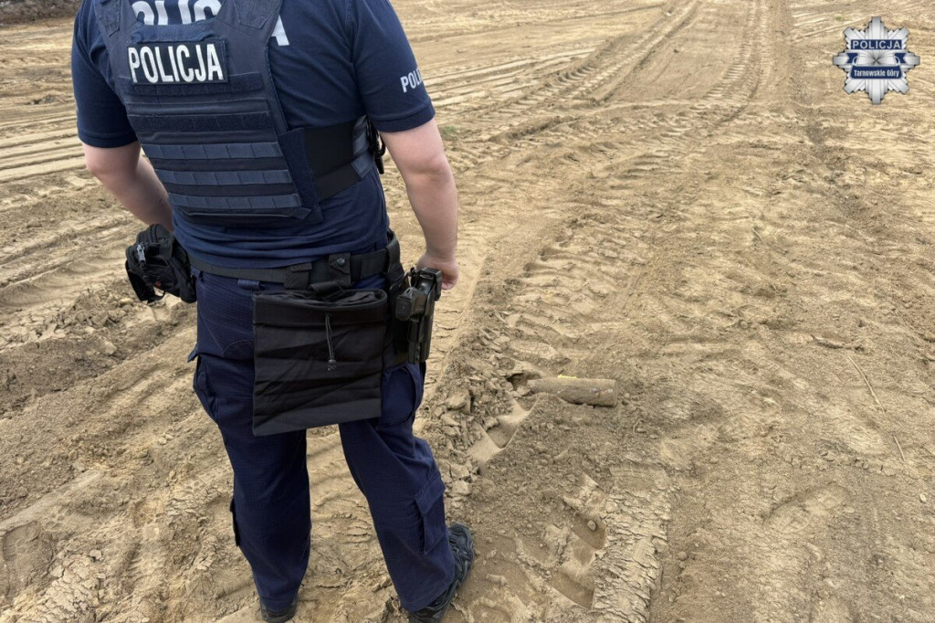 Tarnowskie Góry, Gliwicka. Policjanci i saperzy w akcji