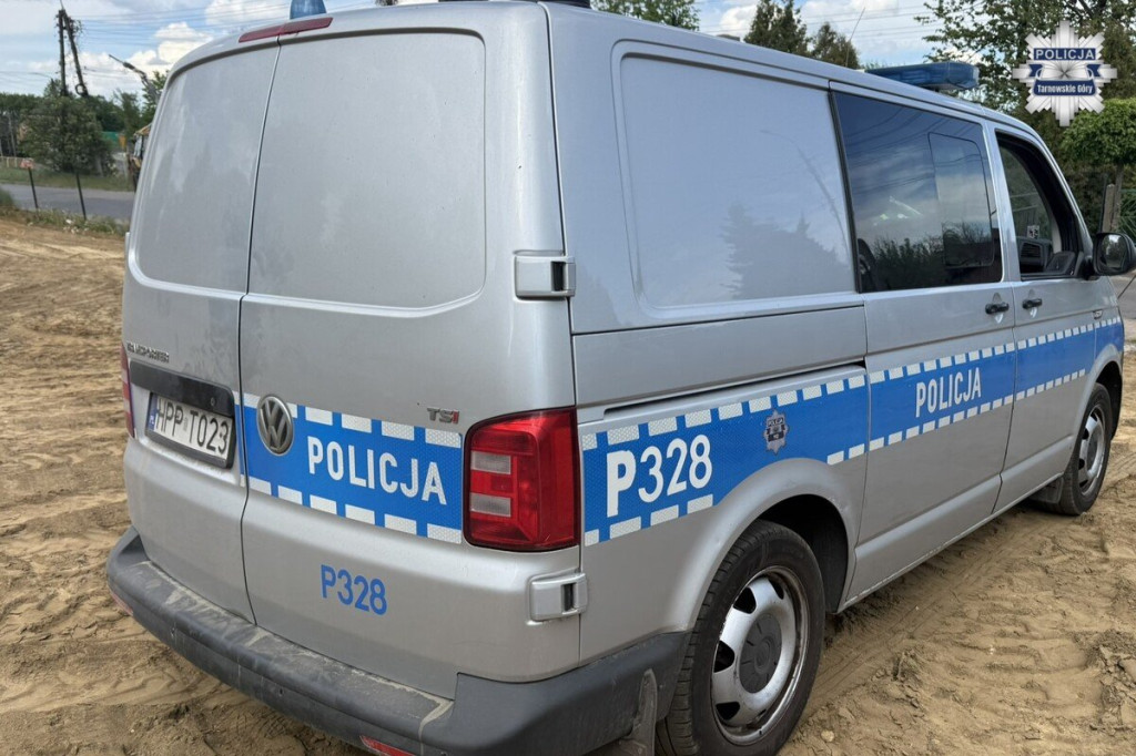 Tarnowskie Góry, Gliwicka. Policjanci i saperzy w akcji
