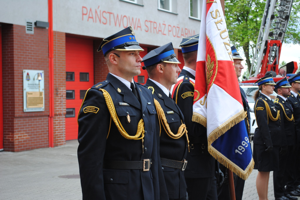 Strażacy świętowali. Uroczysty apel w piekarskiej komendzie