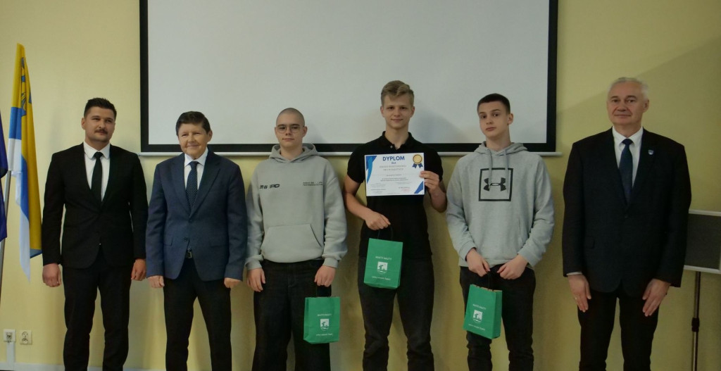 Uczniowie jednej szkoły zdominowali konkurs