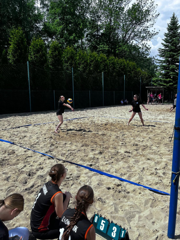 Sezon siatkówki plażowej rozpoczęty! Sempa z awansem