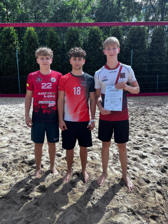 Sezon siatkówki plażowej rozpoczęty! Sempa z awansem