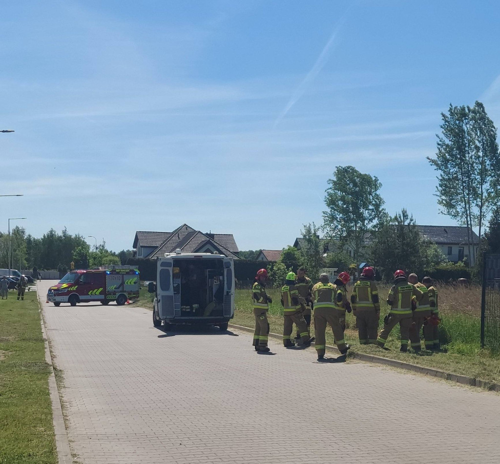 Uszkodzona rura gazowa wystawała z ziemi