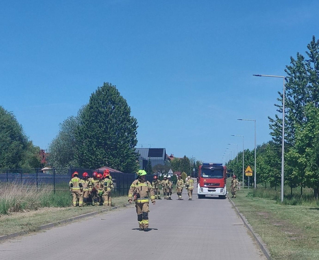 Uszkodzona rura gazowa wystawała z ziemi