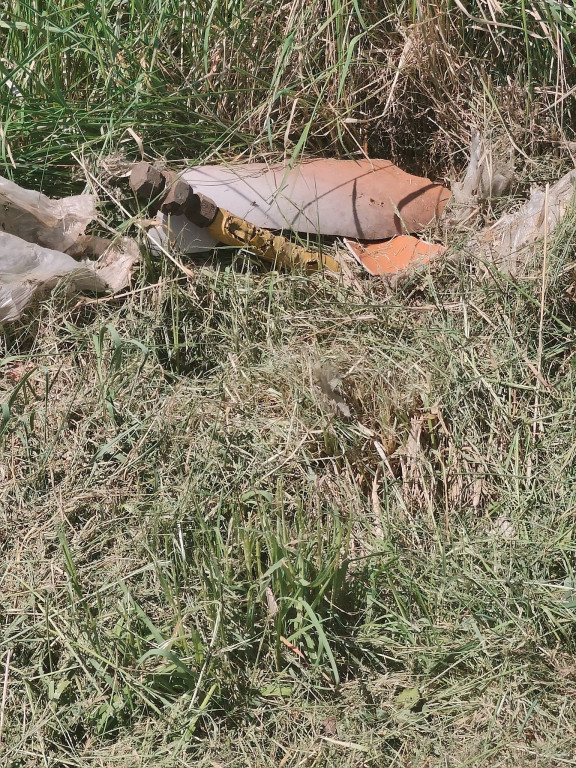 Uszkodzona rura gazowa wystawała z ziemi