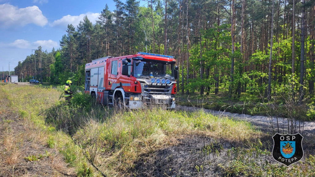 Pożar nasypu kolejowego, w dwóch miejscach