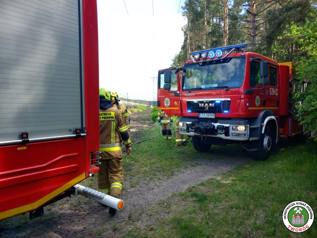Pożar nasypu kolejowego, w dwóch miejscach