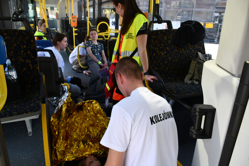 Krzyki rannych, dym w autobusie. Zawody w mieście