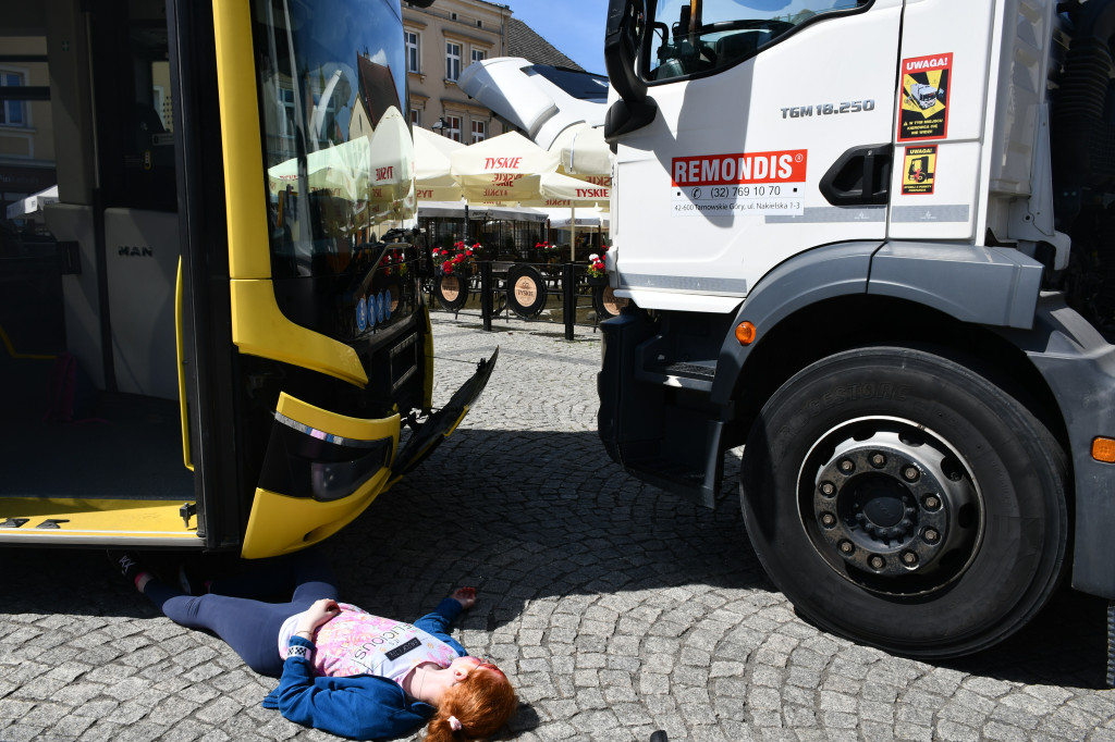 Krzyki rannych, dym w autobusie. Zawody w mieście