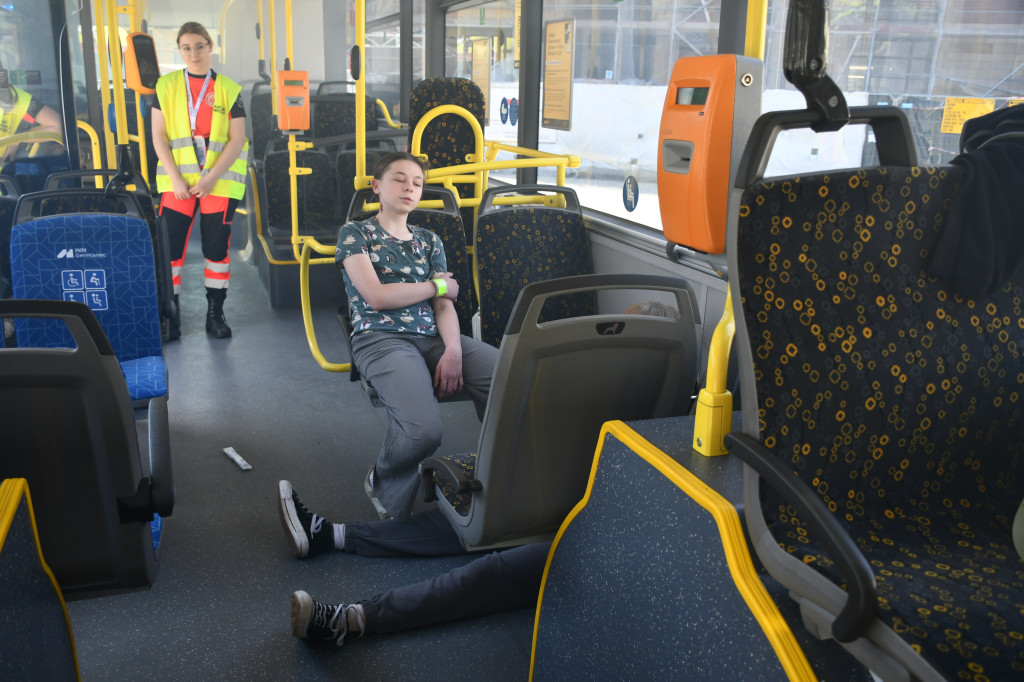 Krzyki rannych, dym w autobusie. Zawody w mieście