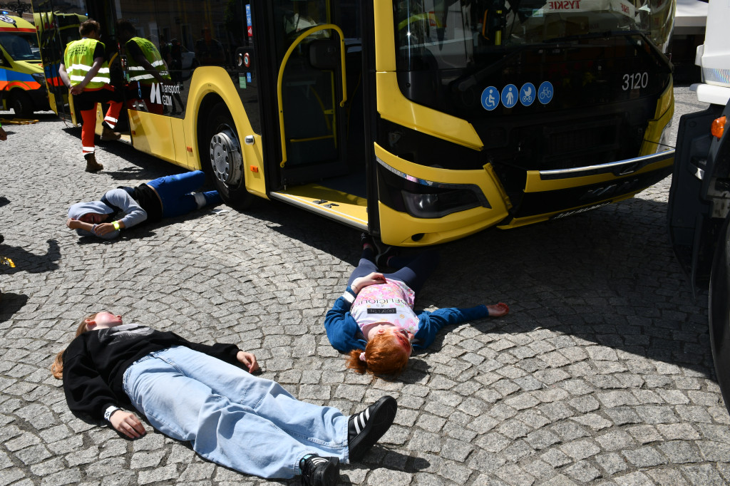 Krzyki rannych, dym w autobusie. Zawody w mieście
