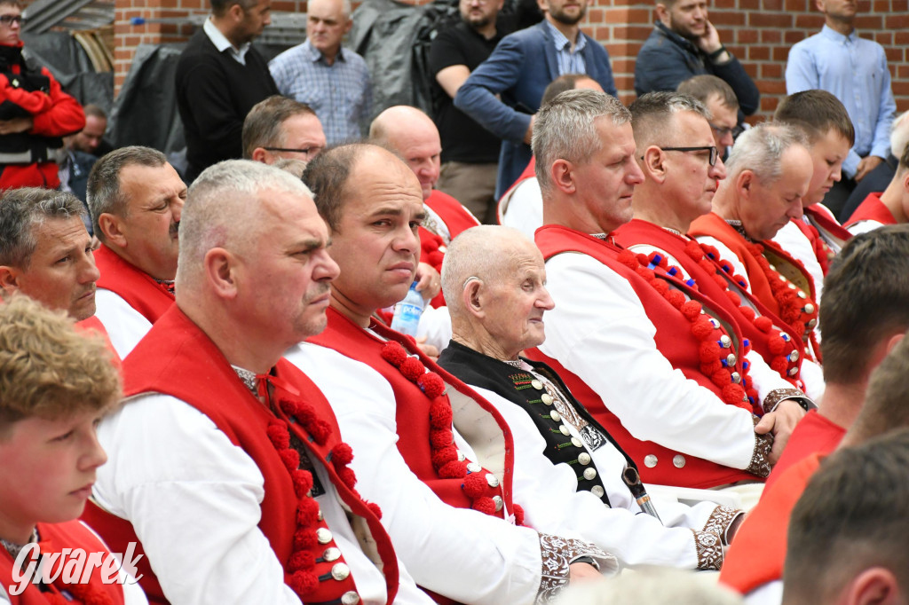 Tysiące pielgrzymów w Piekarach Śląskich