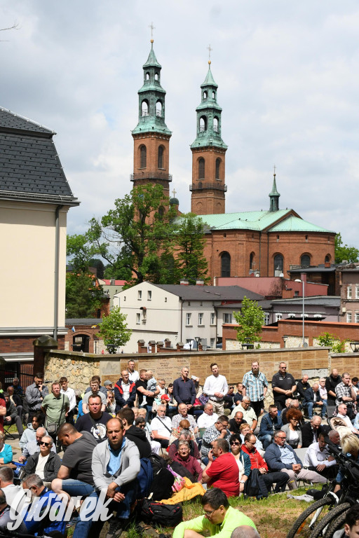 Tysiące pielgrzymów w Piekarach Śląskich