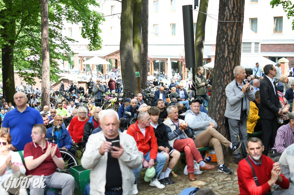 Tysiące pielgrzymów w Piekarach Śląskich
