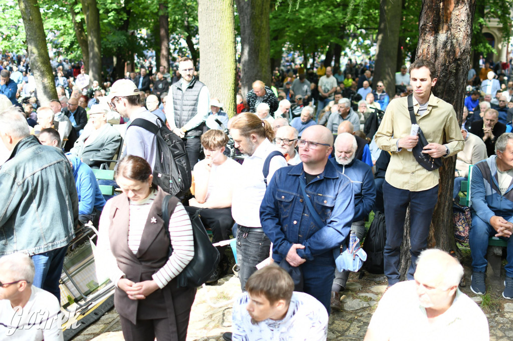 Tysiące pielgrzymów w Piekarach Śląskich