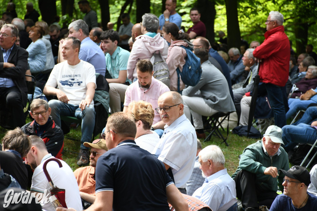 Tysiące pielgrzymów w Piekarach Śląskich