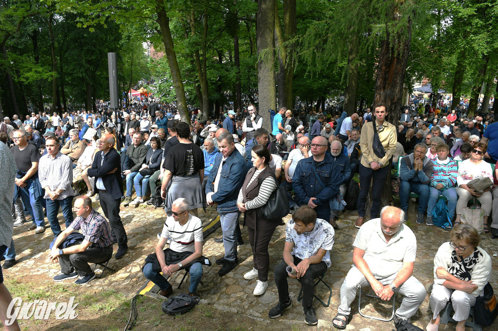 Tysiące pielgrzymów w Piekarach Śląskich