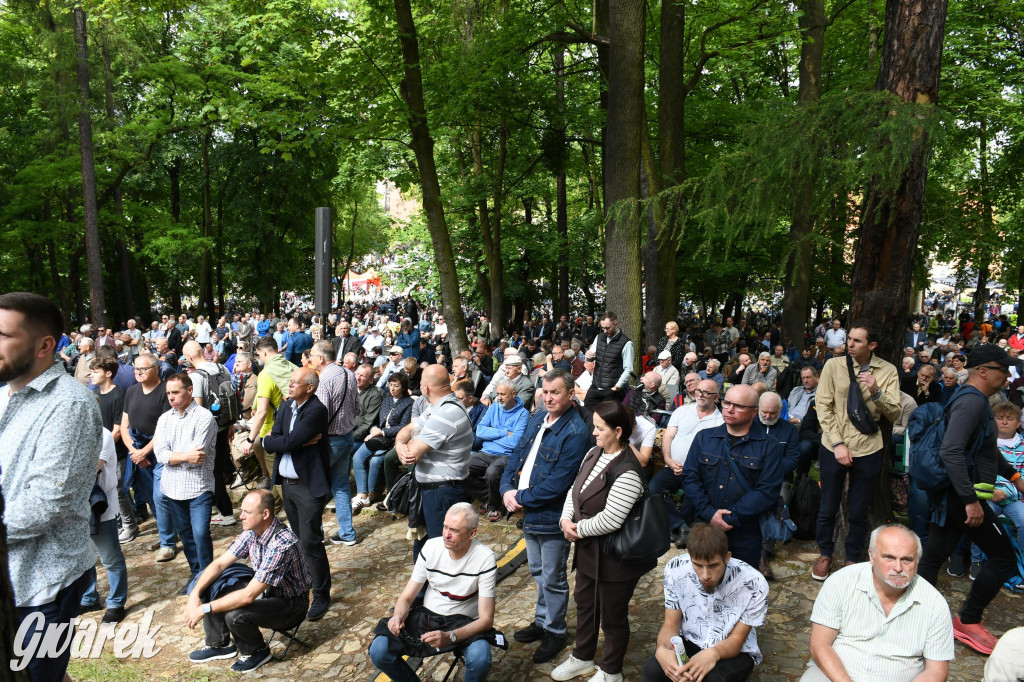 Tysiące pielgrzymów w Piekarach Śląskich