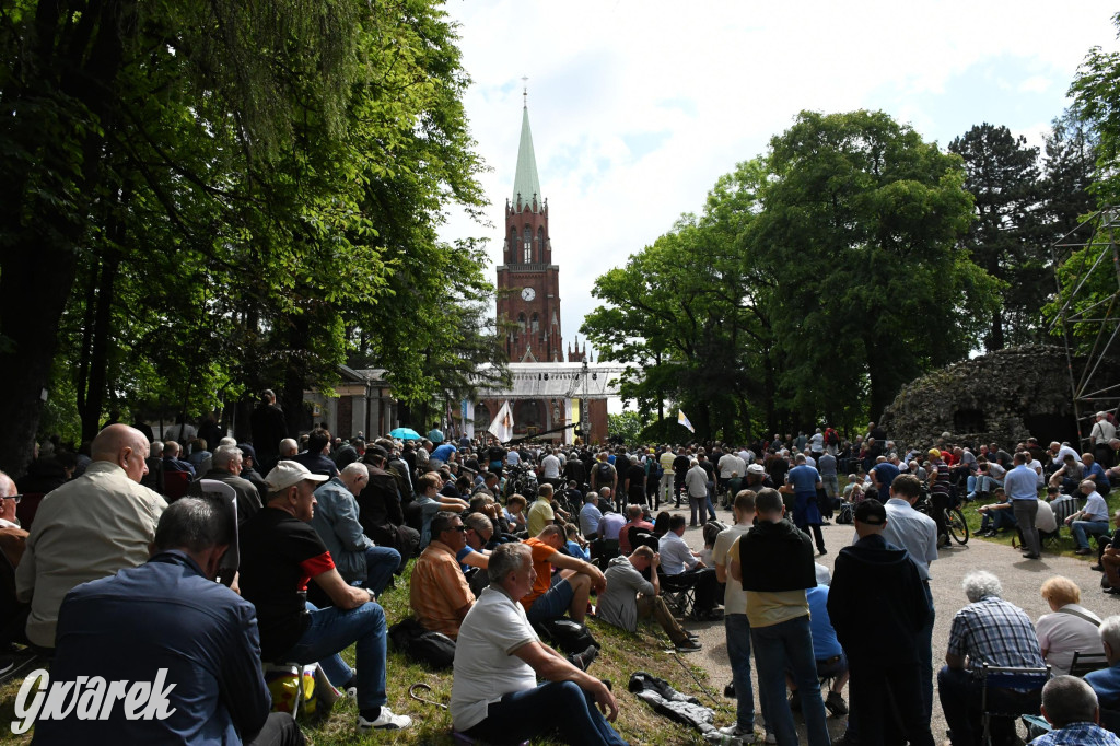 Tysiące pielgrzymów w Piekarach Śląskich