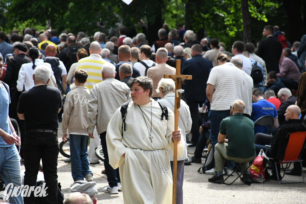 Tysiące pielgrzymów w Piekarach Śląskich