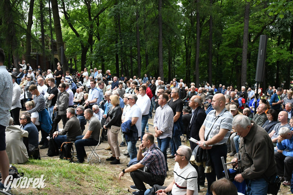 Tysiące pielgrzymów w Piekarach Śląskich