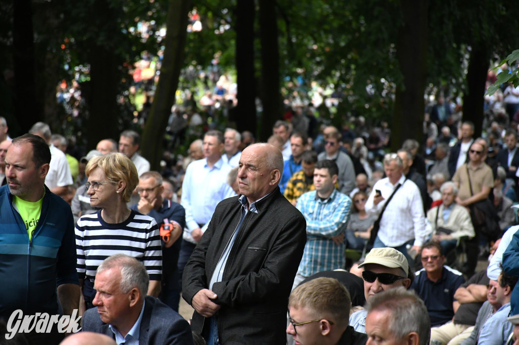 Tysiące pielgrzymów w Piekarach Śląskich