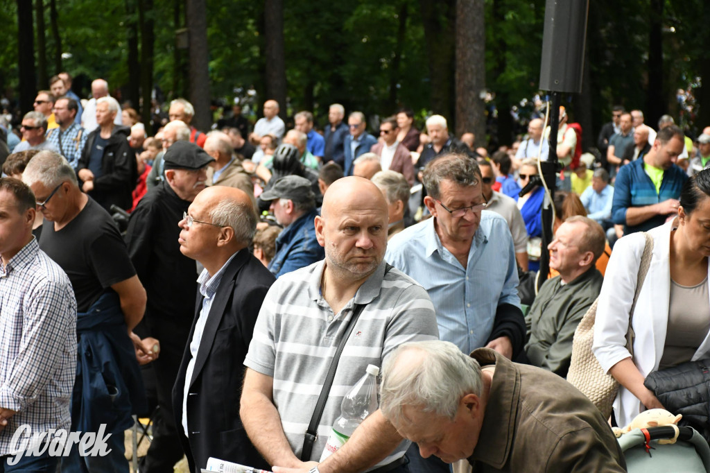 Tysiące pielgrzymów w Piekarach Śląskich