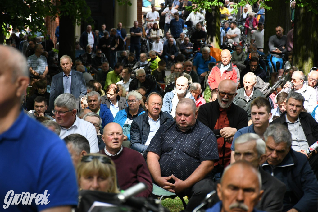 Tysiące pielgrzymów w Piekarach Śląskich
