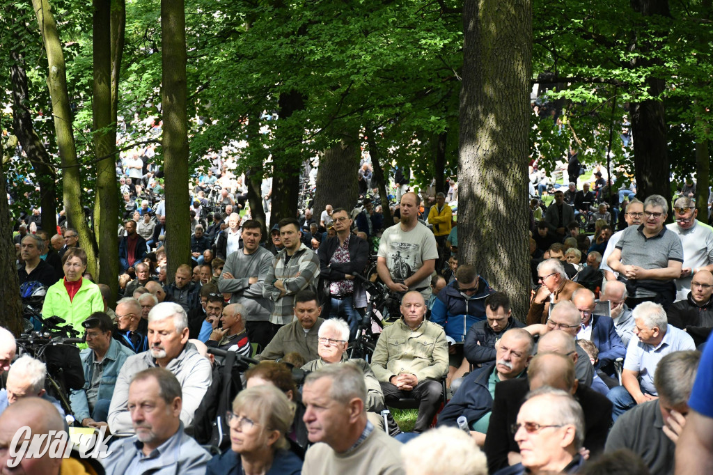 Tysiące pielgrzymów w Piekarach Śląskich