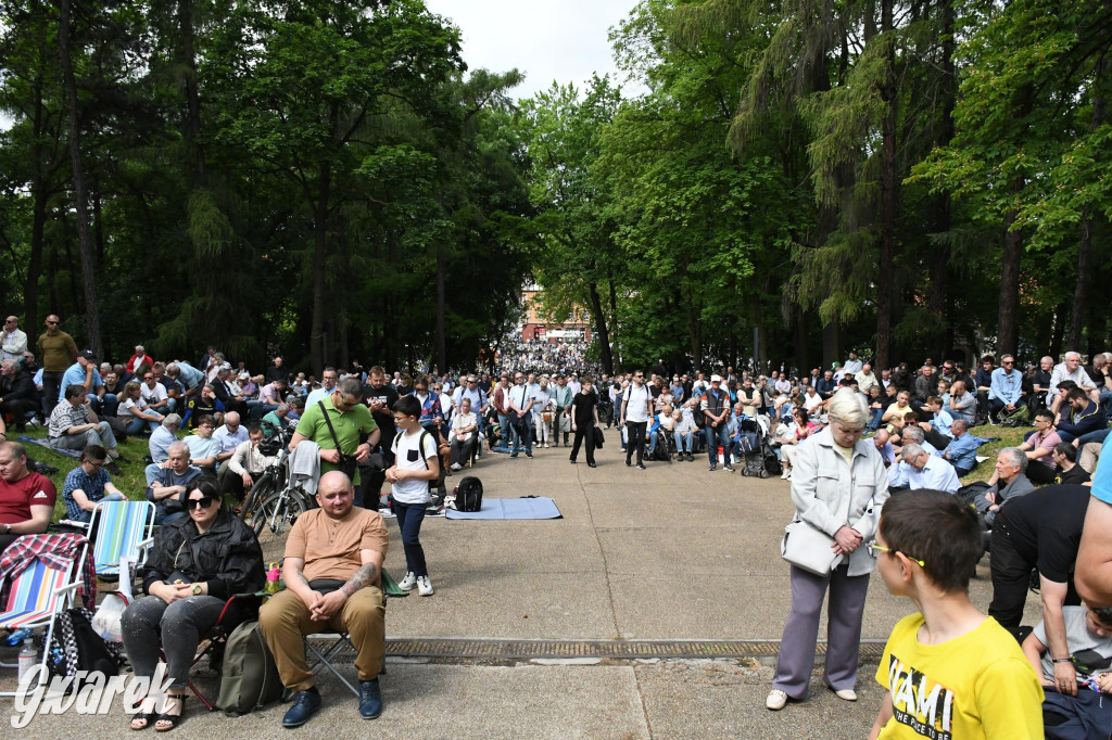 Tysiące pielgrzymów w Piekarach Śląskich
