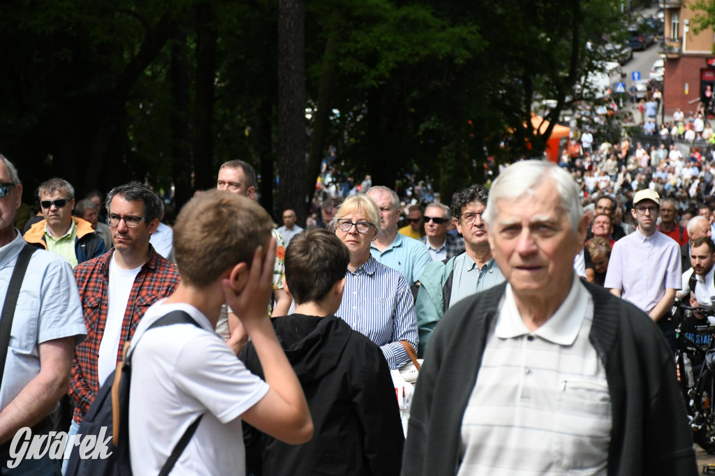 Tysiące pielgrzymów w Piekarach Śląskich