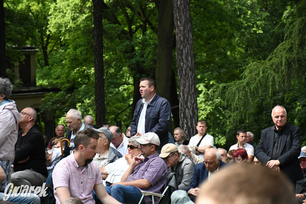 Tysiące pielgrzymów w Piekarach Śląskich