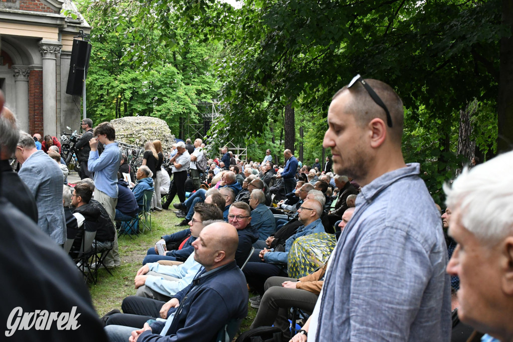 Tysiące pielgrzymów w Piekarach Śląskich