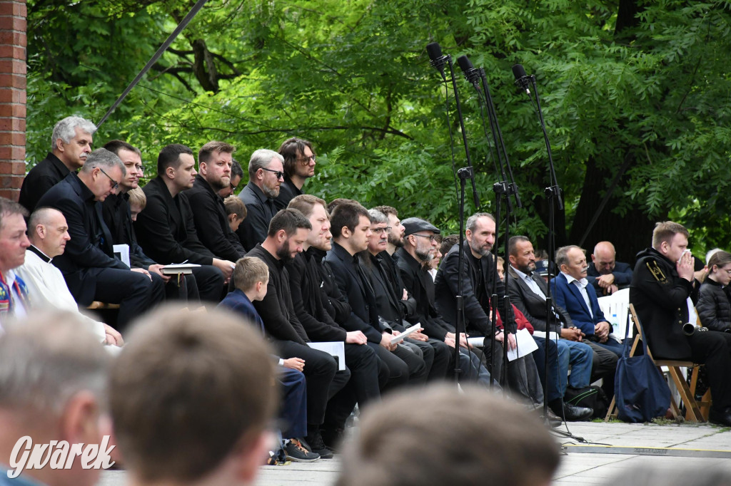 Tysiące pielgrzymów w Piekarach Śląskich