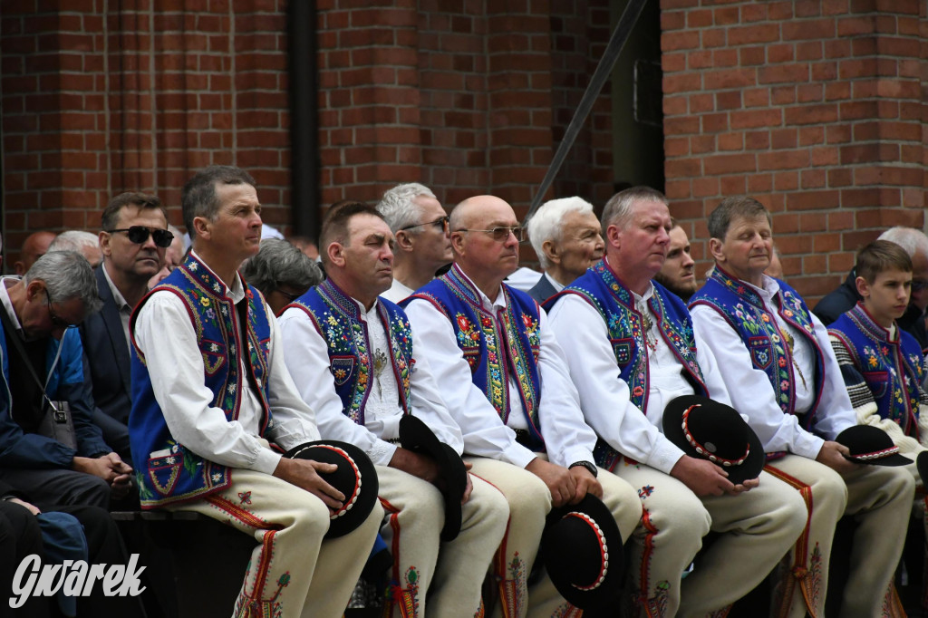 Tysiące pielgrzymów w Piekarach Śląskich
