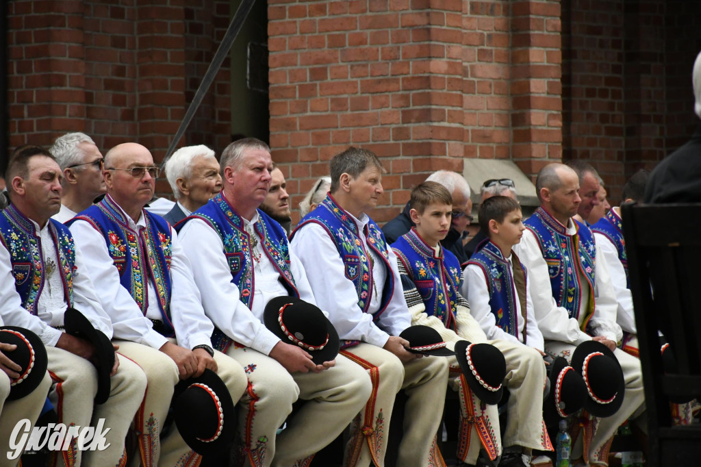 Tysiące pielgrzymów w Piekarach Śląskich