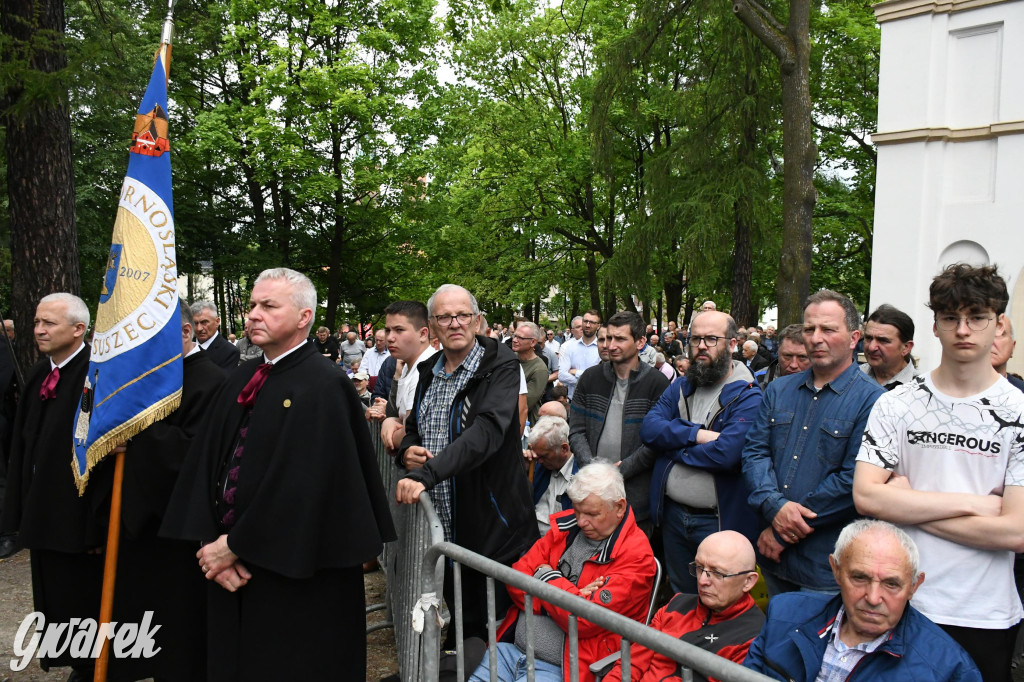 Tysiące pielgrzymów w Piekarach Śląskich