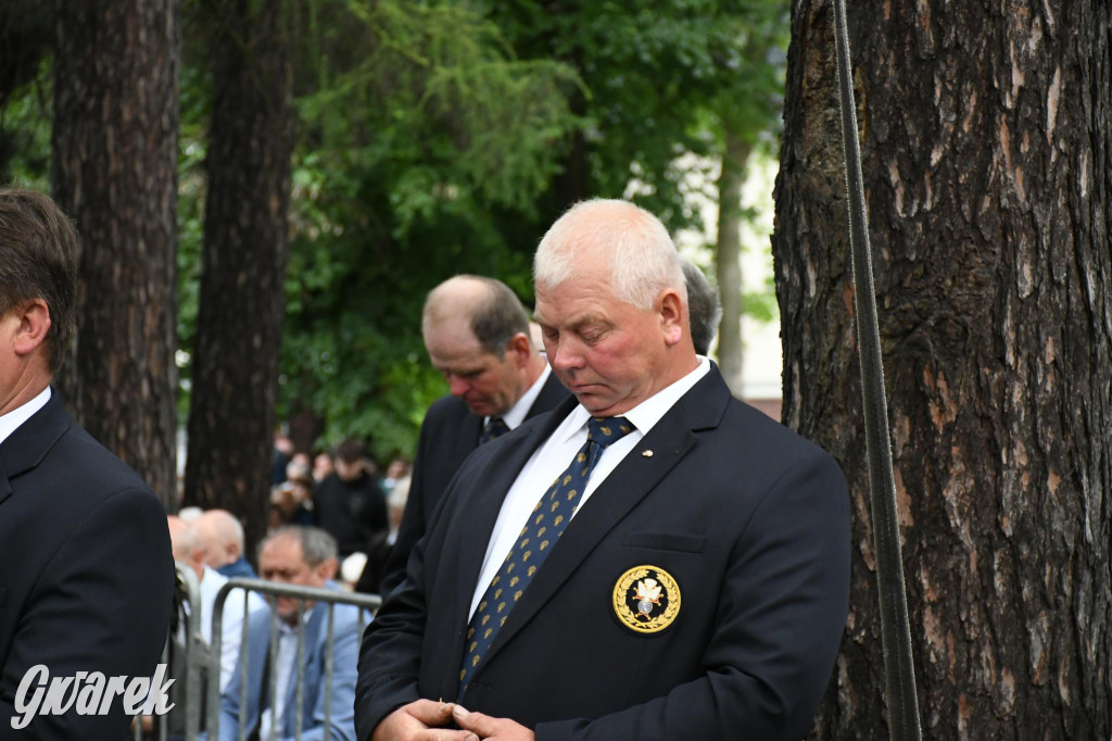 Tysiące pielgrzymów w Piekarach Śląskich