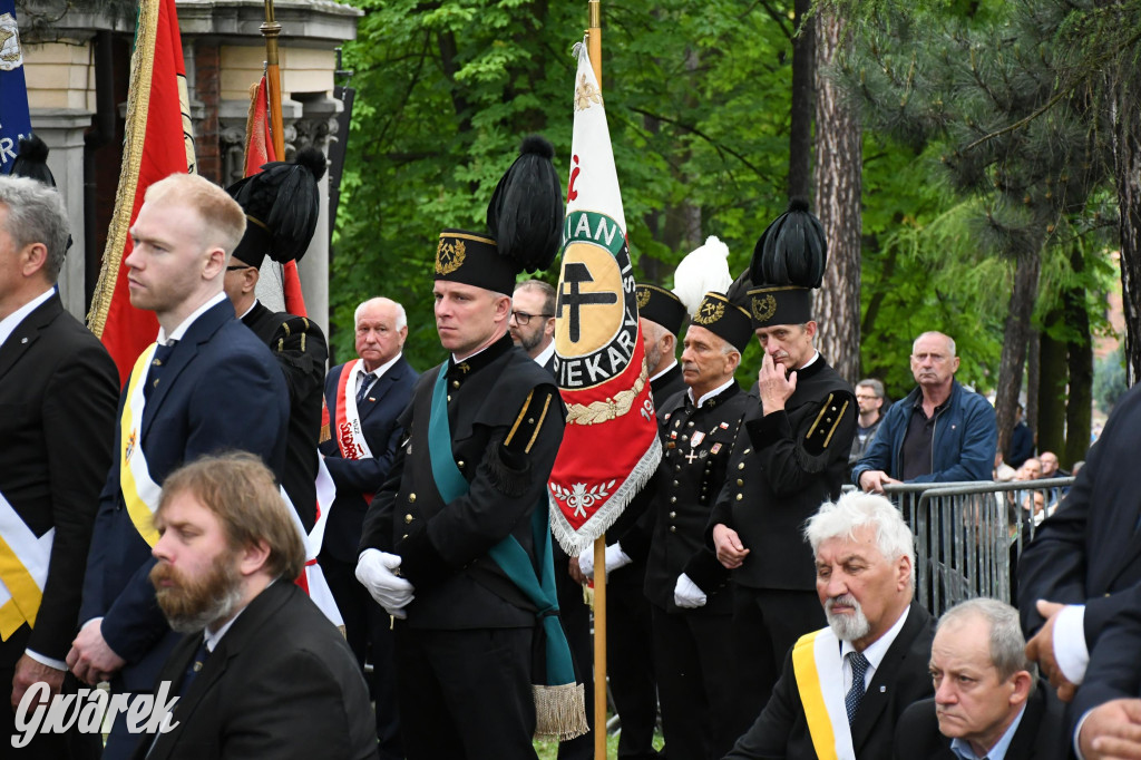 Tysiące pielgrzymów w Piekarach Śląskich