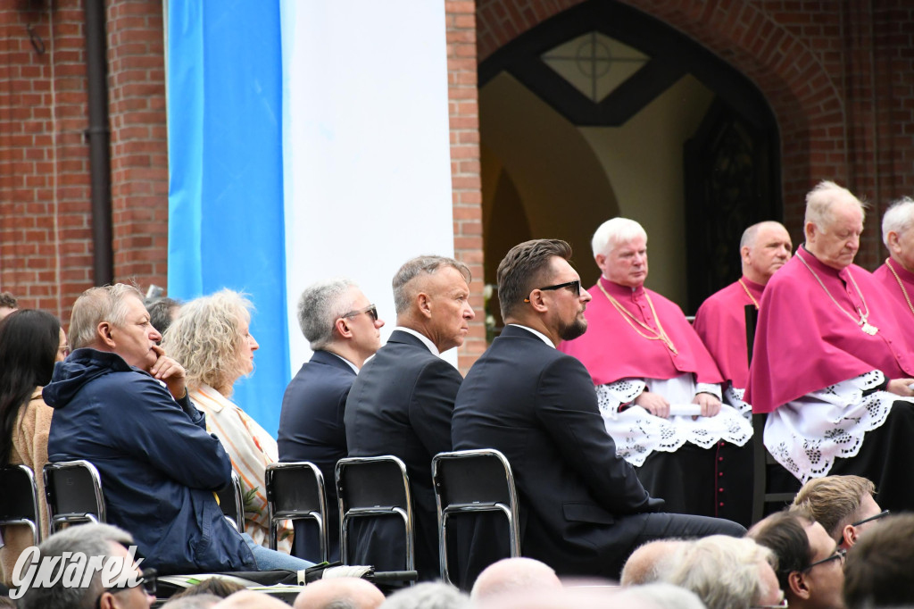 Tysiące pielgrzymów w Piekarach Śląskich