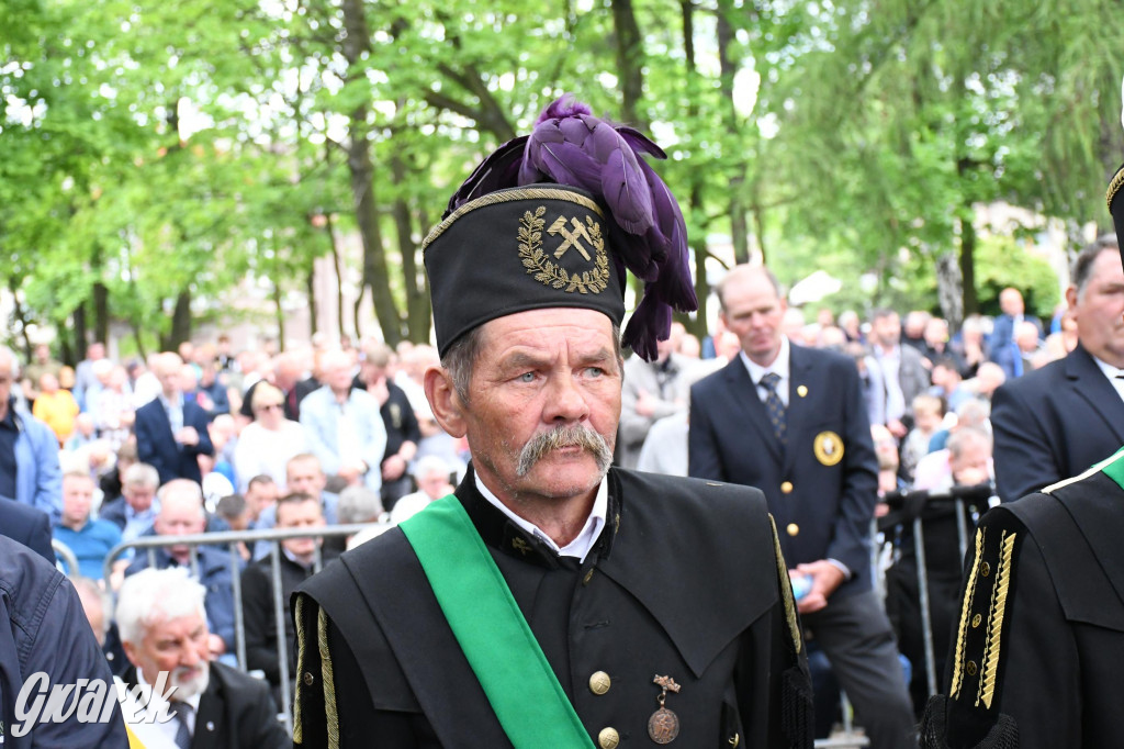 Tysiące pielgrzymów w Piekarach Śląskich
