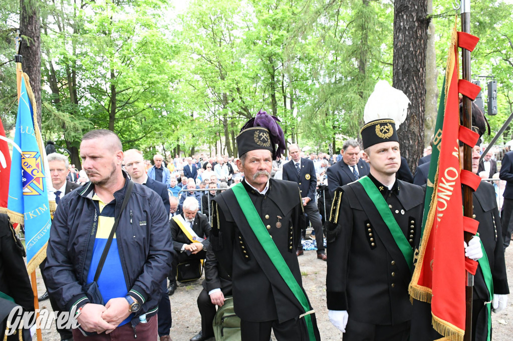 Tysiące pielgrzymów w Piekarach Śląskich