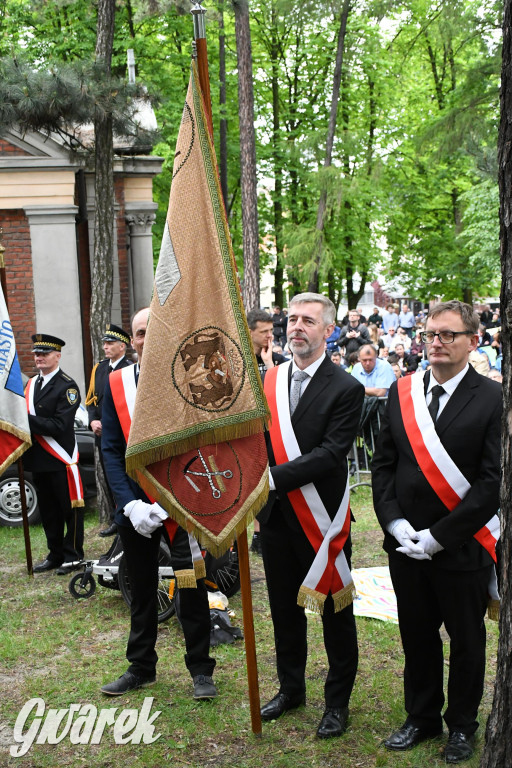 Tysiące pielgrzymów w Piekarach Śląskich