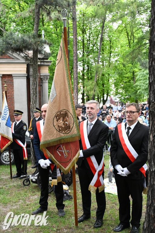 Tysiące pielgrzymów w Piekarach Śląskich